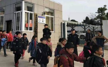 爱护校园卫生倡议书8篇