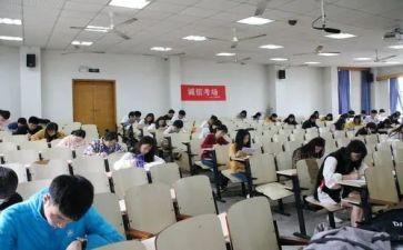 在考场上的我作文通用8篇