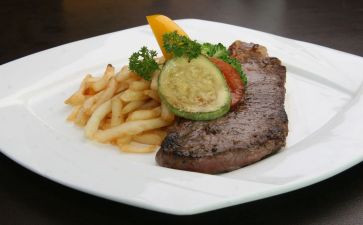 西餐厅服务员心得7篇